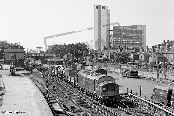 D6705 1966-09-10 Brentford Central