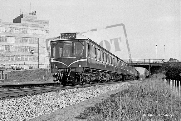 DMU W51352 1963-10-19 Hayes and Harlington