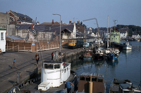 33118 1977 Weymouth Quay