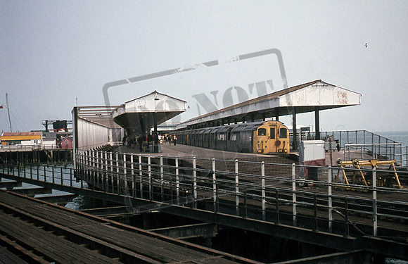 IoW 034 1970s Ryde Pier
