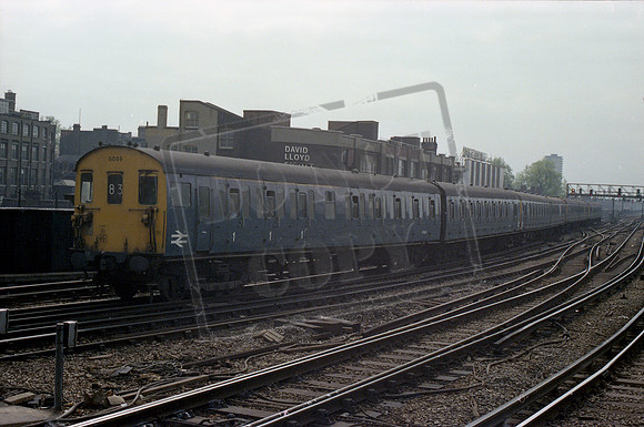 EMU 6069 1980c London Bridge