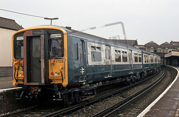 EMU 5703 1984-08-22 Clapham Junction