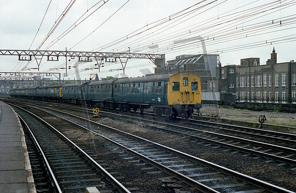 EMU ER 010 Bethnal Green
