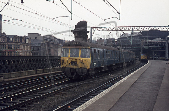 EMU 051 1975 Glasgow Central