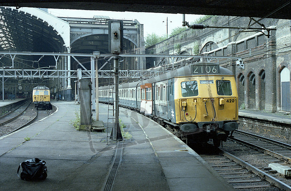EMU ER 420 439 Liverpool Street