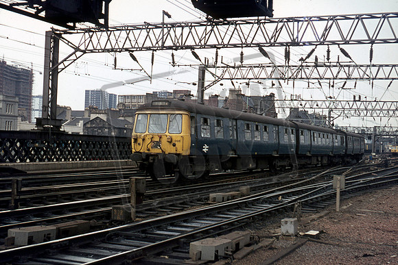 EMU 098 1975 Glasgow Central