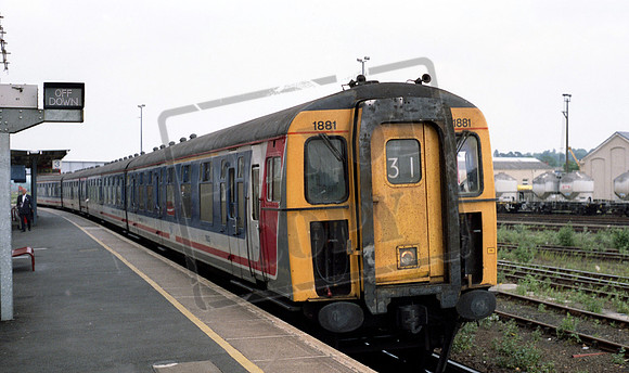EMU 1881 1998-05-21 Eastleigh on Brighton train