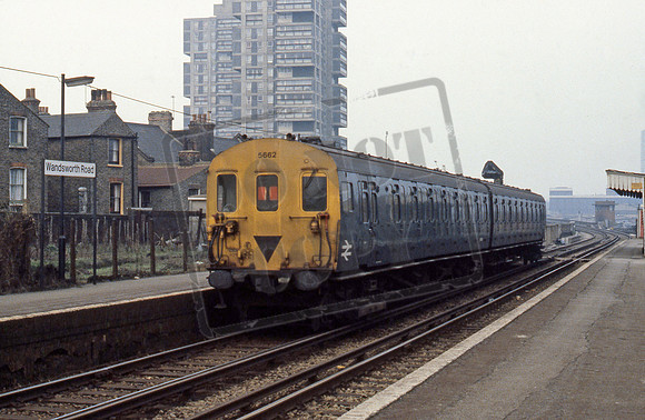 EMU 5662 1980-01-18 Wandsworth Road