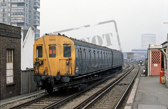 EMU 5664 1980-01-18 Wandsworth Road