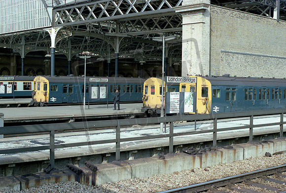 EMU 5018 1979 London Bridge