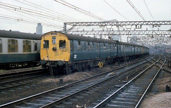 EMU ER 054 Bethnal Green