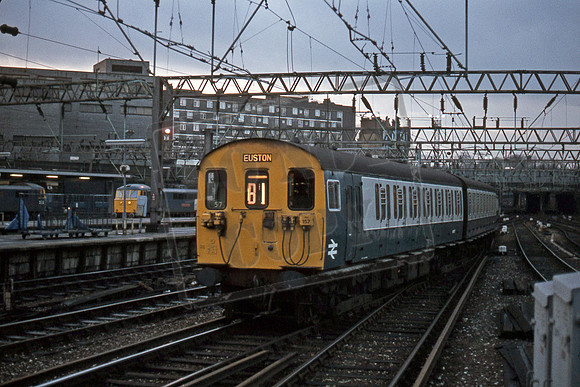 EMU M61159 1984-12-31 Euston