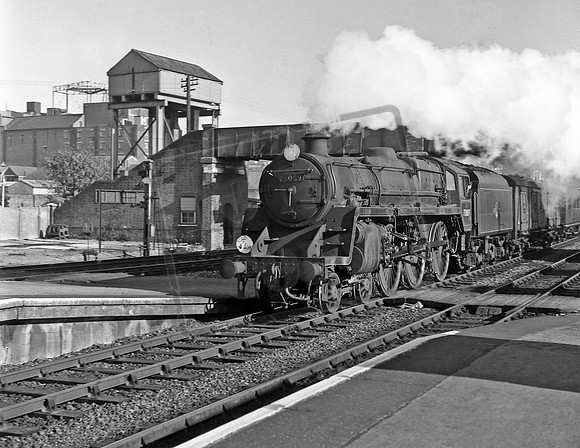 73089 1961-11-04 Southampton