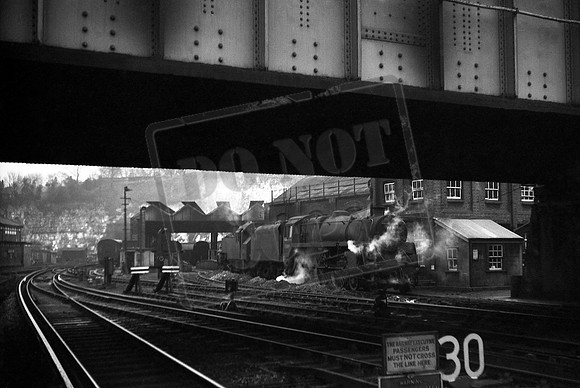 73089 1964-01-02 Guildford shed
