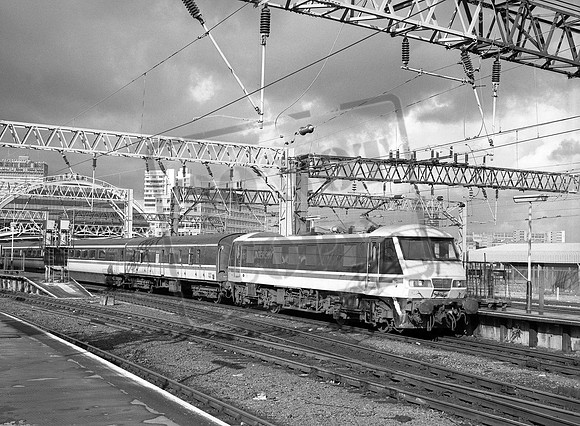90034 1990s Manchester Piccadilly