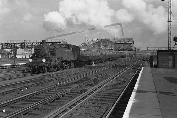 82029 1960s Clapham Junction-ROneg-068
