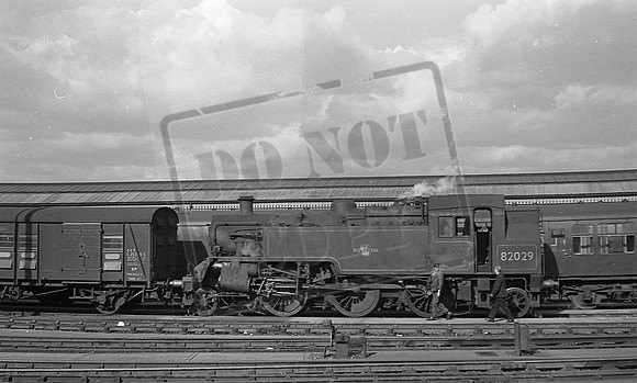 82029 1960s Clapham Junction-ROneg-054