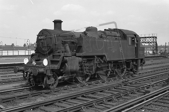 82027 1960s Clapham Junction-ROneg-026