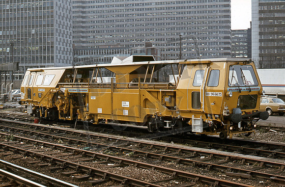 DB966075 Ballast Tamping Machine 1980-02-12 East Croydon