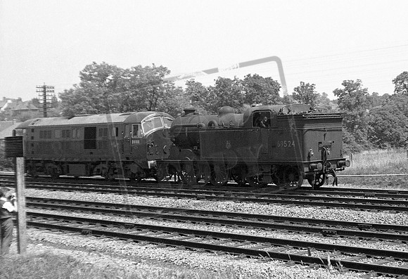 69524 D6100 1959 Possibly near Brookmans Park