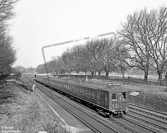 EMU 2953 1965-02-14 Wandsworth Common