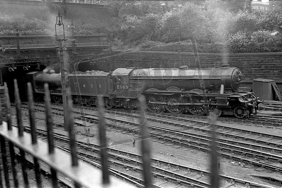 2563 1930s Edinburgh Waverley