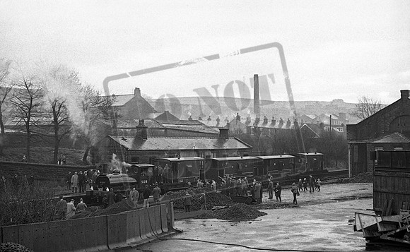 51218 1967-02-19 Whitworth station