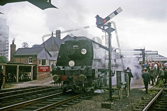 34002 1966-08-13 Aylesbury