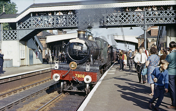 7808 1966-09-17 Taplow