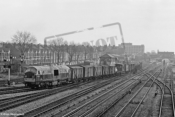 D6356 1965-04-21 West Ealing