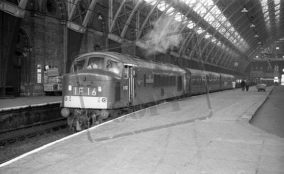 D163 1966-12-24 London St Pancras
