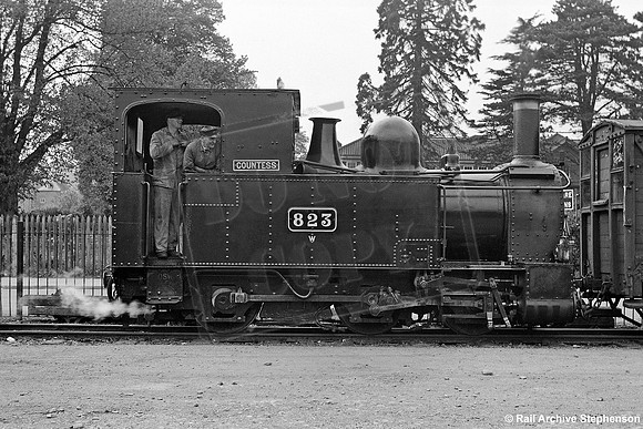 823W 1954-05-15 Welshpool