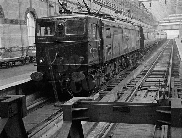 27002 1960s Manchester Piccadilly
