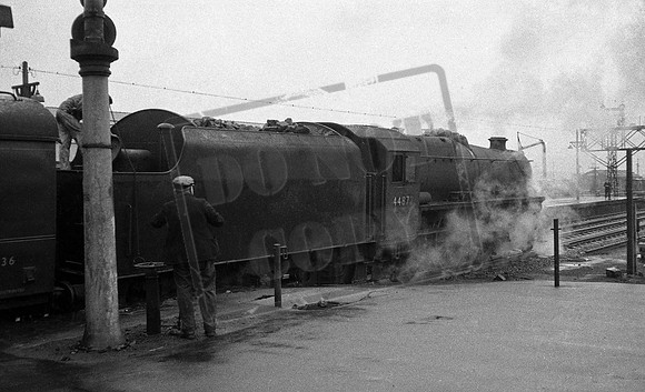 44872 1966-04-07 Basingstoke station