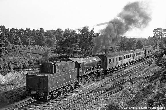 77337 1952-07-03 Liss Forest