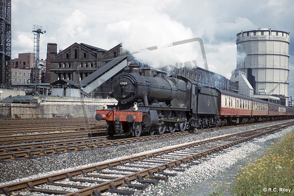 4909 1960-08-13 Kensal Green Gasworks near North London sidings
