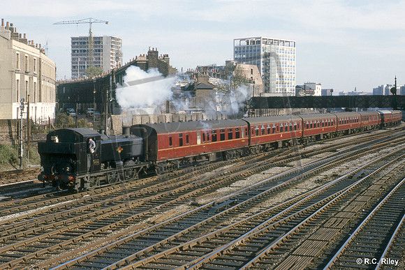 8435 1963-10-19 Subway Junction