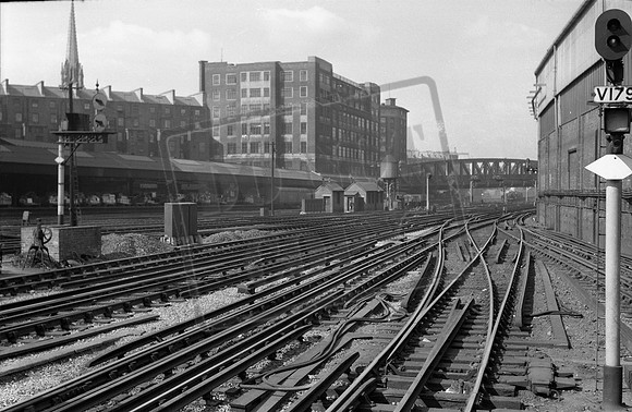 Station 1950s Paddington-ROneg-1706-038