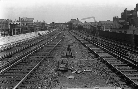 Station 1950s Waterloo Eastern approaches-ROneg-1612-840