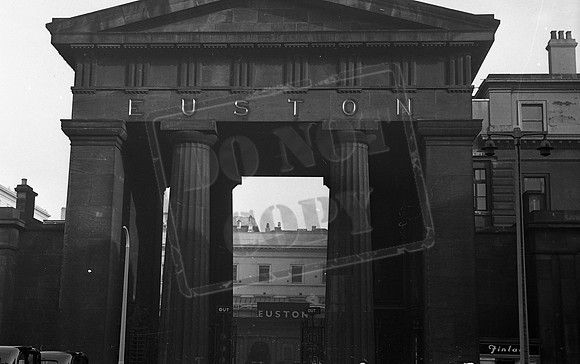 Euston Arch 1959c-ROneg-1407-661