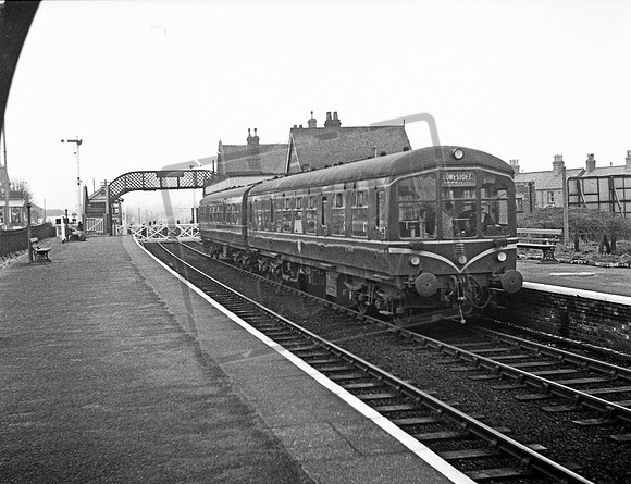 DMU 1950s Oulton Broad North