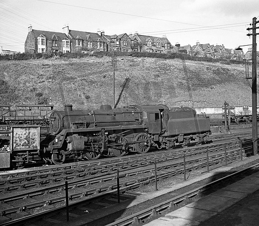 76049 1963-10-22 Hawick shed yard