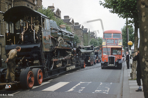 4073 1961-06 Hammersmith Du Cane Road