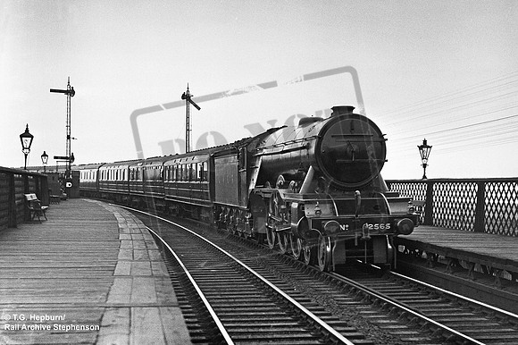 2565 1930s Dundee Esplanade