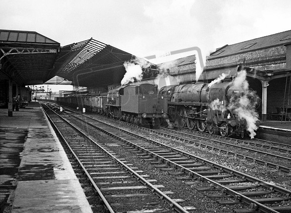 70044 1966-07-29 Wakefield Kirkgate