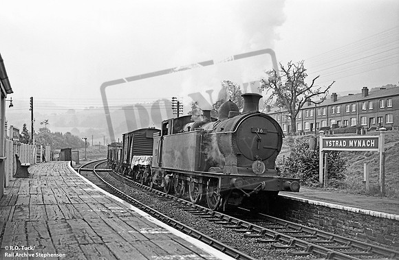 36 1957-08-31 Ystrad Mynach