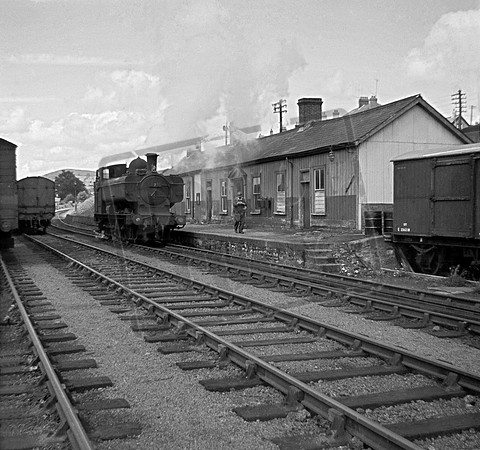 8751 1961-05-05 Brecon Watton