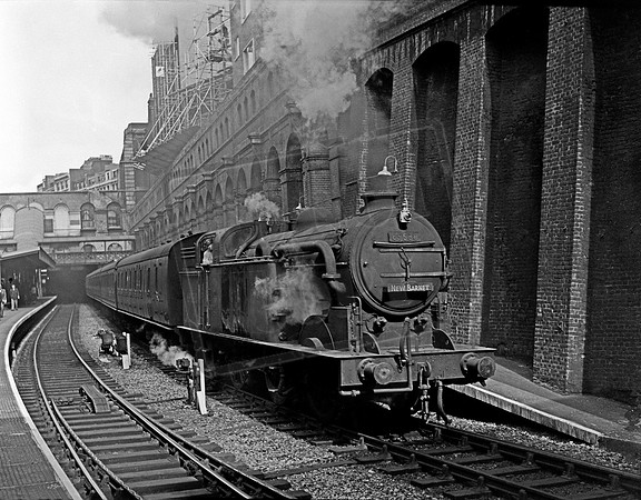 69530 1959-06-10 Aldersgate & Barbican