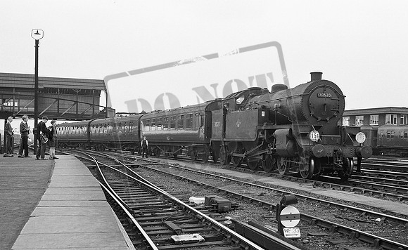 30520 1960s Clapham Junction