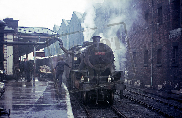 42073 1966c Wakefield Kirkgate